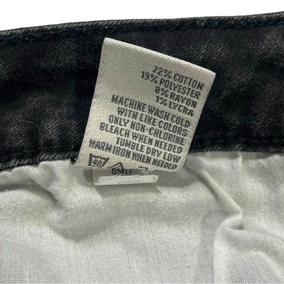 American Rag Distressed Black Wash Denim Shorts sz 9 - Picture 8 of 10